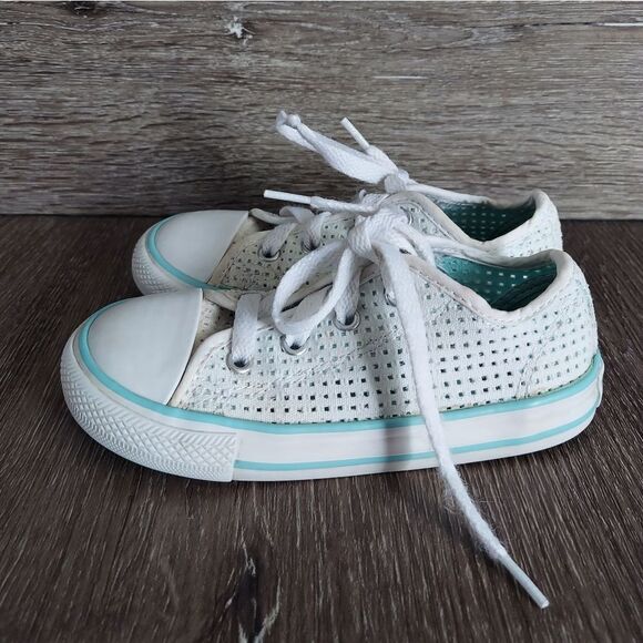 Converse Perforated Low Top Sneaker Size 9 - Picture 4 of 8